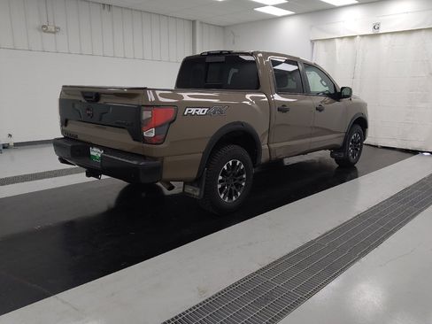 Used 2021 Nissan Titan PRO-4X w/ Pro-4x Utility Package AWD/4WD image 9