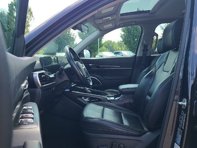 Used 2025 Kia Telluride S FWD image 12