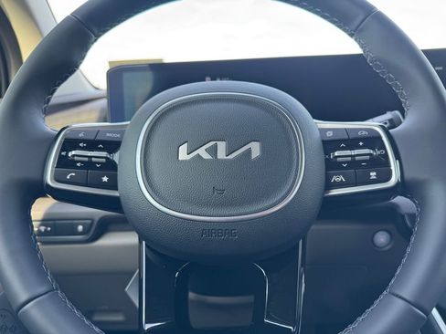 New 2026 Kia Carnival EX image 14