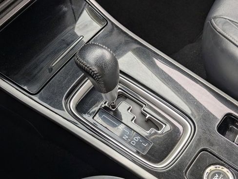 Used 2019 Mitsubishi Outlander SEL image 16