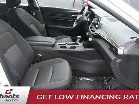 Used 2025 Nissan Altima 2.5 SV FWD image 10