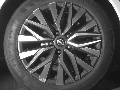 Used 2024 Nissan Altima 2.5 SV image 15