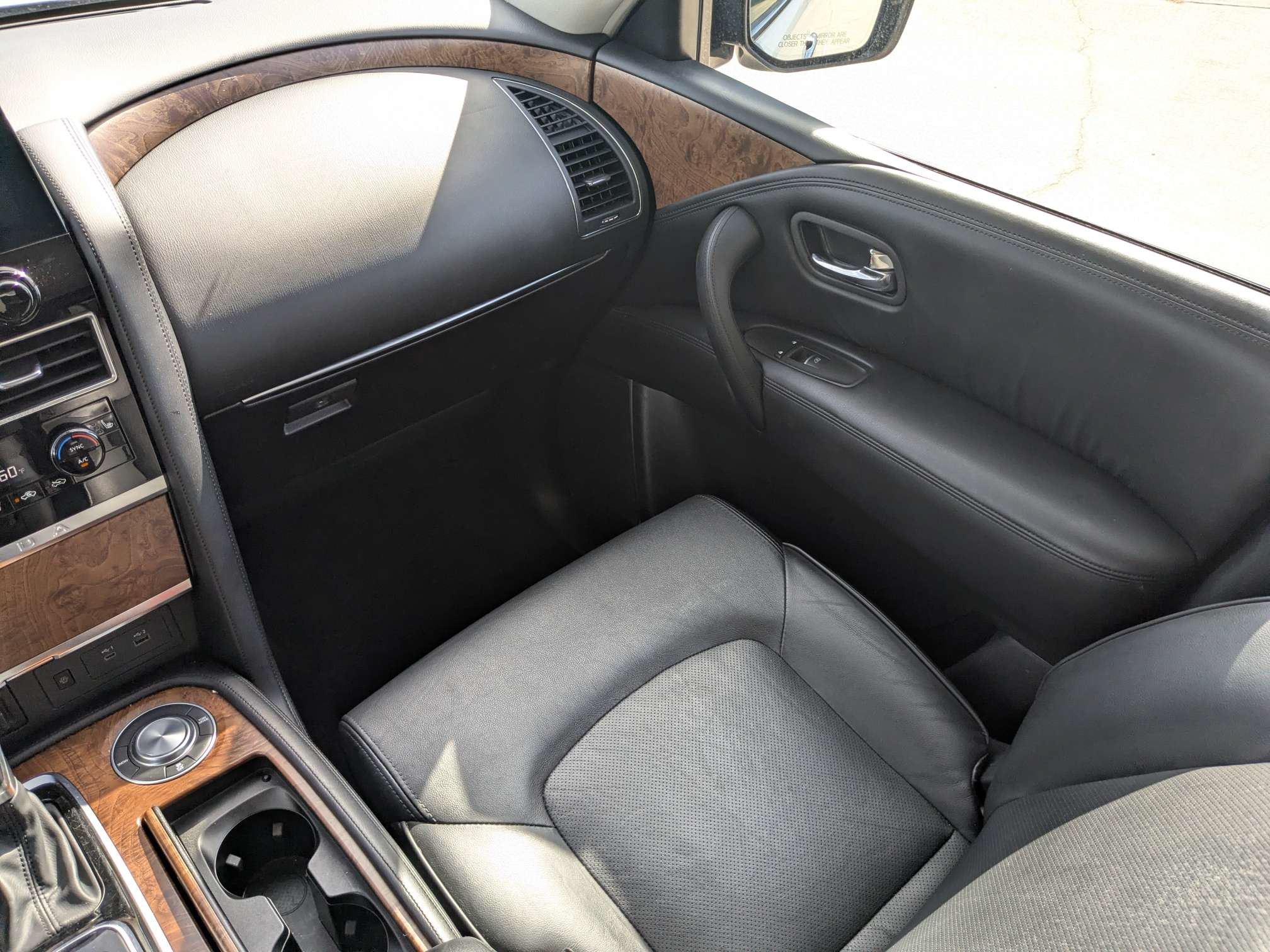 Used 2024 Nissan Armada SL w/ Captain's Chairs Package RWD image 20
