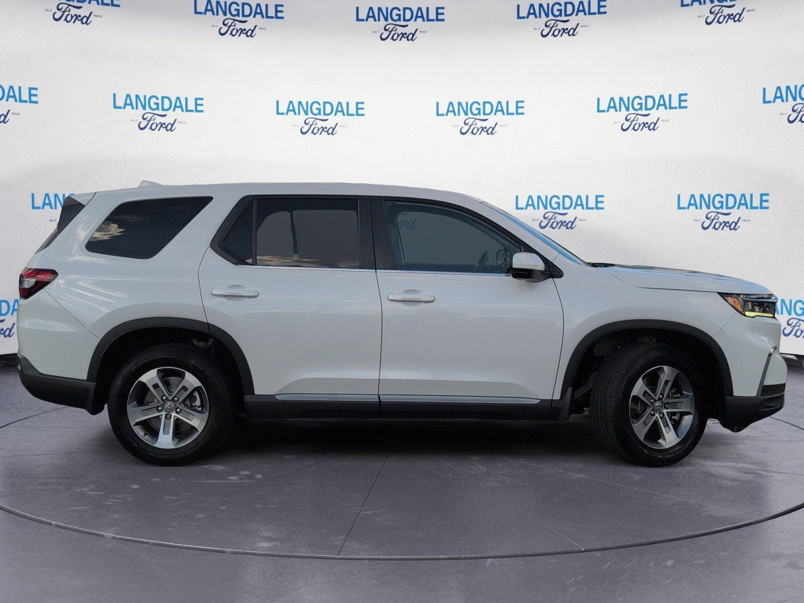 Used 2024 Honda Pilot EX-L image 3