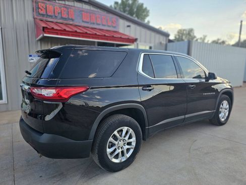 Used 2021 Chevrolet Traverse LS FWD image 7