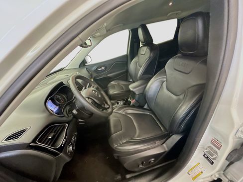 Used 2023 Jeep Cherokee Altitude Lux image 13