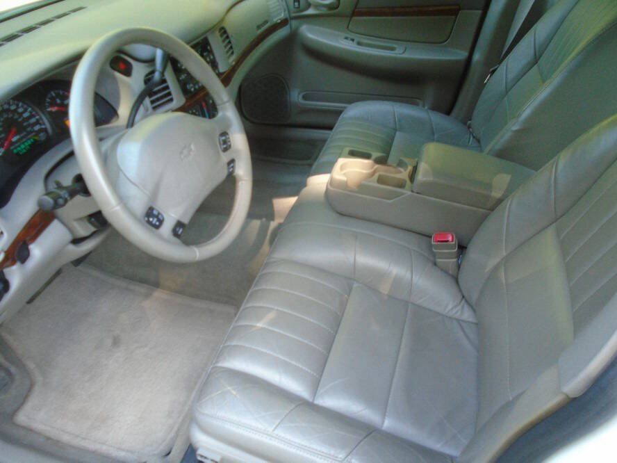Used 2001 Chevrolet Impala w/ Preferred Equipment Group FWD image 10