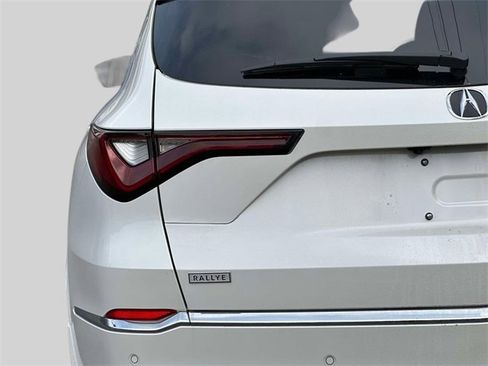 Used 2026 Acura MDX w/ Advance Package image 11