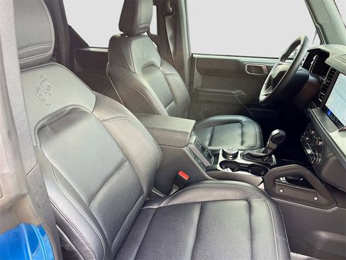 Used 2025 Ford Bronco Badlands image 27