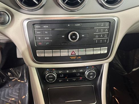 Certified 2020 Mercedes-Benz GLA 250 4MATIC image 30