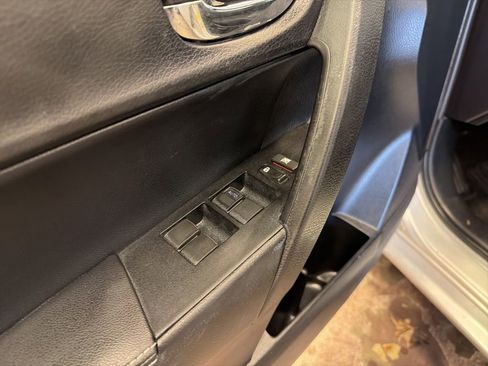 Used 2016 Toyota Corolla S image 24