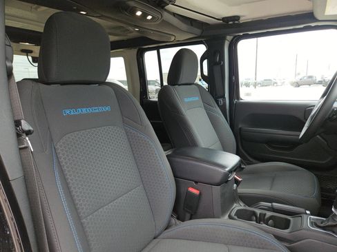 Used 2024 Jeep Wrangler Unlimited Rubicon 4xe AWD/4WD image 30