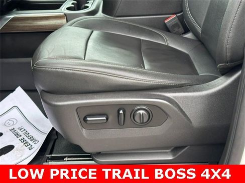 Certified 2021 Chevrolet Silverado 1500 LT Trail Boss w/ Convenience Package II image 17