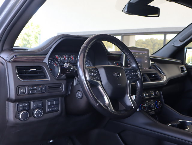 Used 2021 Chevrolet Suburban Z71 w/ Luxury Package AWD/4WD image 16
