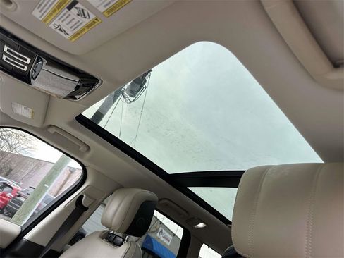 Used 2018 Land Rover Range Rover Sport HSE image 19