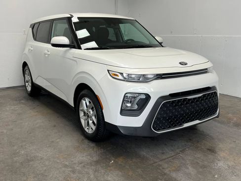 Used 2020 Kia Soul S FWD image 3
