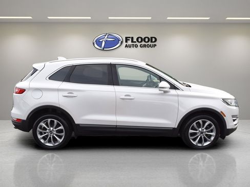 Used 2017 Lincoln MKC Select w/ Select Plus Package AWD/4WD image 3