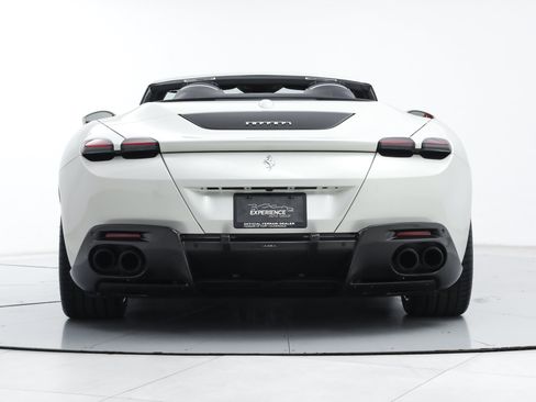 Certified 2025 Ferrari Roma Spider RWD image 9