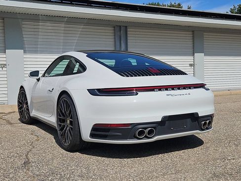 Used 2022 Porsche 911 Carrera 4S AWD/4WD image 3