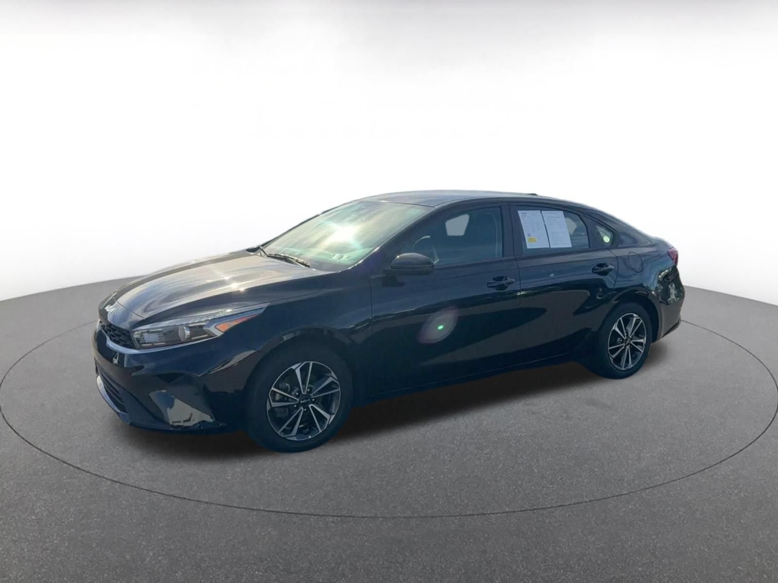 Used 2024 Kia Forte LXS FWD image 7
