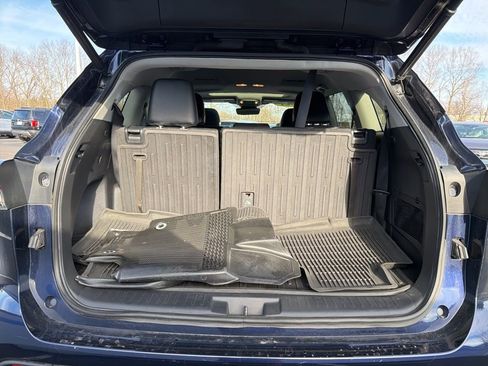 Used 2021 Toyota Highlander XLE image 23