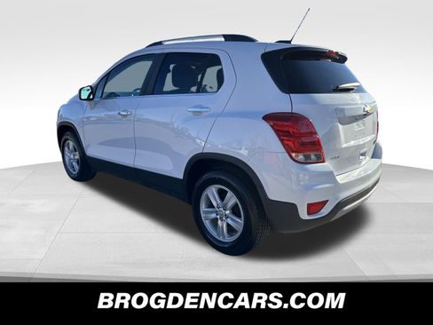Used 2017 Chevrolet Trax LT w/ LT Convenience Package image 6