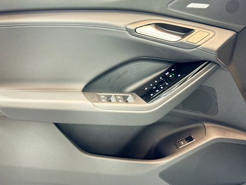 New 2027 Audi Q6 e-tron Premium Plus image 15