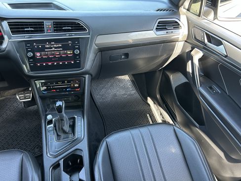 Used 2023 Volkswagen Tiguan SE R-Line FWD image 15