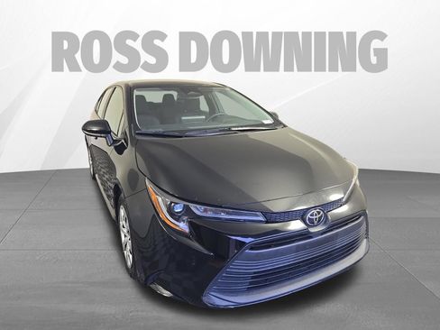 Used 2023 Toyota Corolla LE FWD image 3