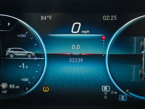 Used 2022 Mercedes-Benz GLB 250 4MATIC w/ Premium Package Lite image 45