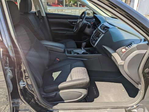 Used 2017 Nissan Altima 2.5 SV FWD image 14