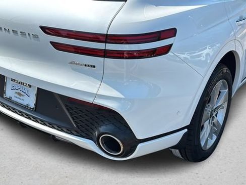 Used 2023 Genesis GV70 3.5T Sport w/ Sport Advanced Package AWD/4WD image 38