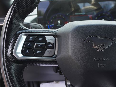 Used 2025 Ford Mustang GT Premium RWD image 17
