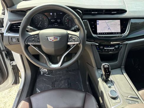 Used 2024 Cadillac XT6 Premium Luxury w/ Technology Package FWD image 31