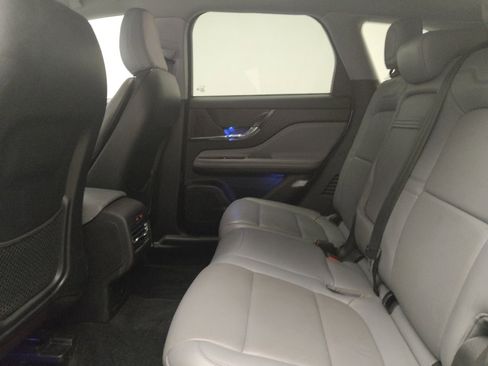 Used 2022 Lincoln Corsair AWD w/ Premium Package image 18