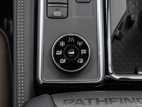New 2026 Nissan Pathfinder Platinum w/ Cargo Package AWD/4WD image 20