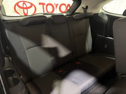 Used 2020 Toyota Highlander LE AWD/4WD image 16