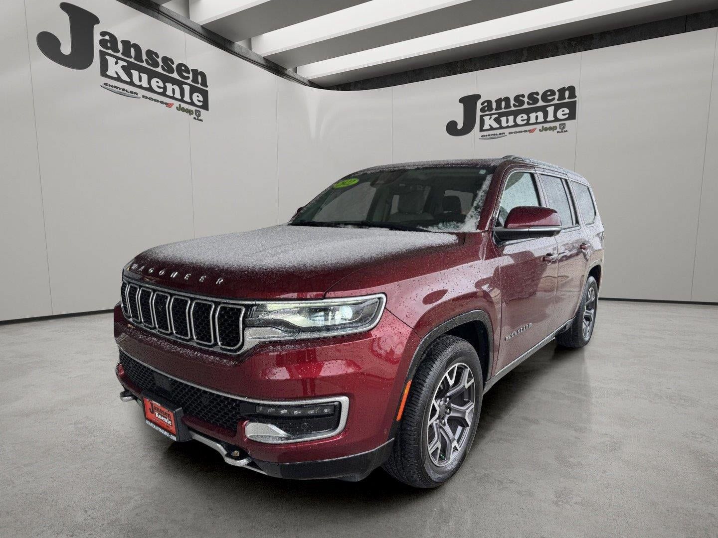 Used 2022 Jeep Wagoneer Series III w/ Premium Group I AWD/4WD image 3