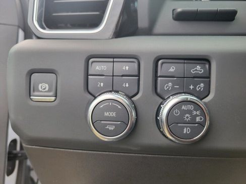 Used 2024 GMC Sierra 2500 Denali Ultimate AWD/4WD image 16