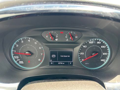 Used 2022 Chevrolet Traverse LS FWD image 10