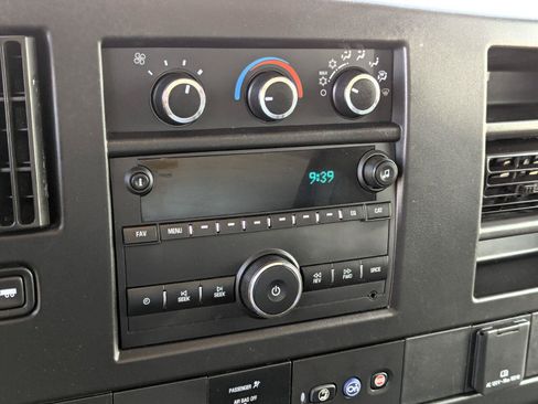Used 2023 Chevrolet Express 3500 w/ Power Convenience Package RWD image 15