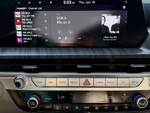 Used 2023 Kia Telluride EX w/ EX Captain's Chair Package image 22