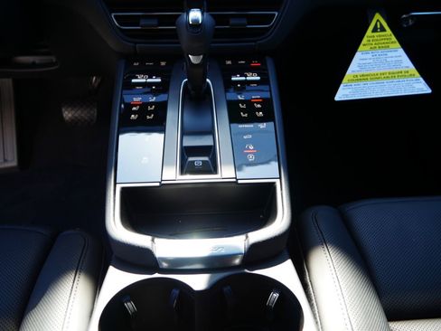 New 2026 Porsche Macan AWD/4WD image 22