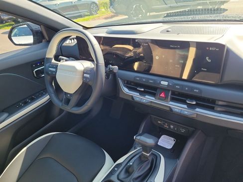 New 2026 Kia K4 GT-Line w/ GT-Line Premium Package FWD image 8