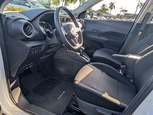 Certified 2025 Nissan Kicks Play S image 11