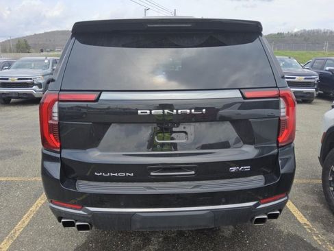 Used 2026 GMC Yukon Denali Ultimate AWD/4WD image 8