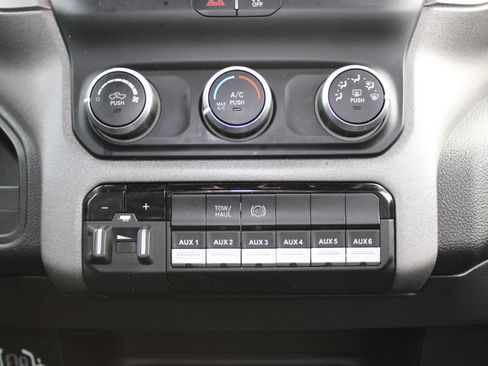 Used 2022 RAM 5500 Tradesman w/ Chrome Appearance Group image 20