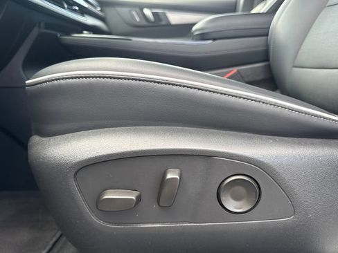 Used 2026 Buick Enclave Preferred AWD/4WD image 16