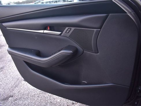 Used 2021 MAZDA MAZDA3 s image 30