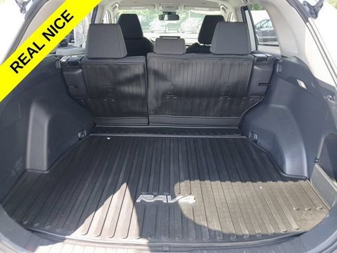 Used 2023 Toyota RAV4 LE AWD/4WD image 9